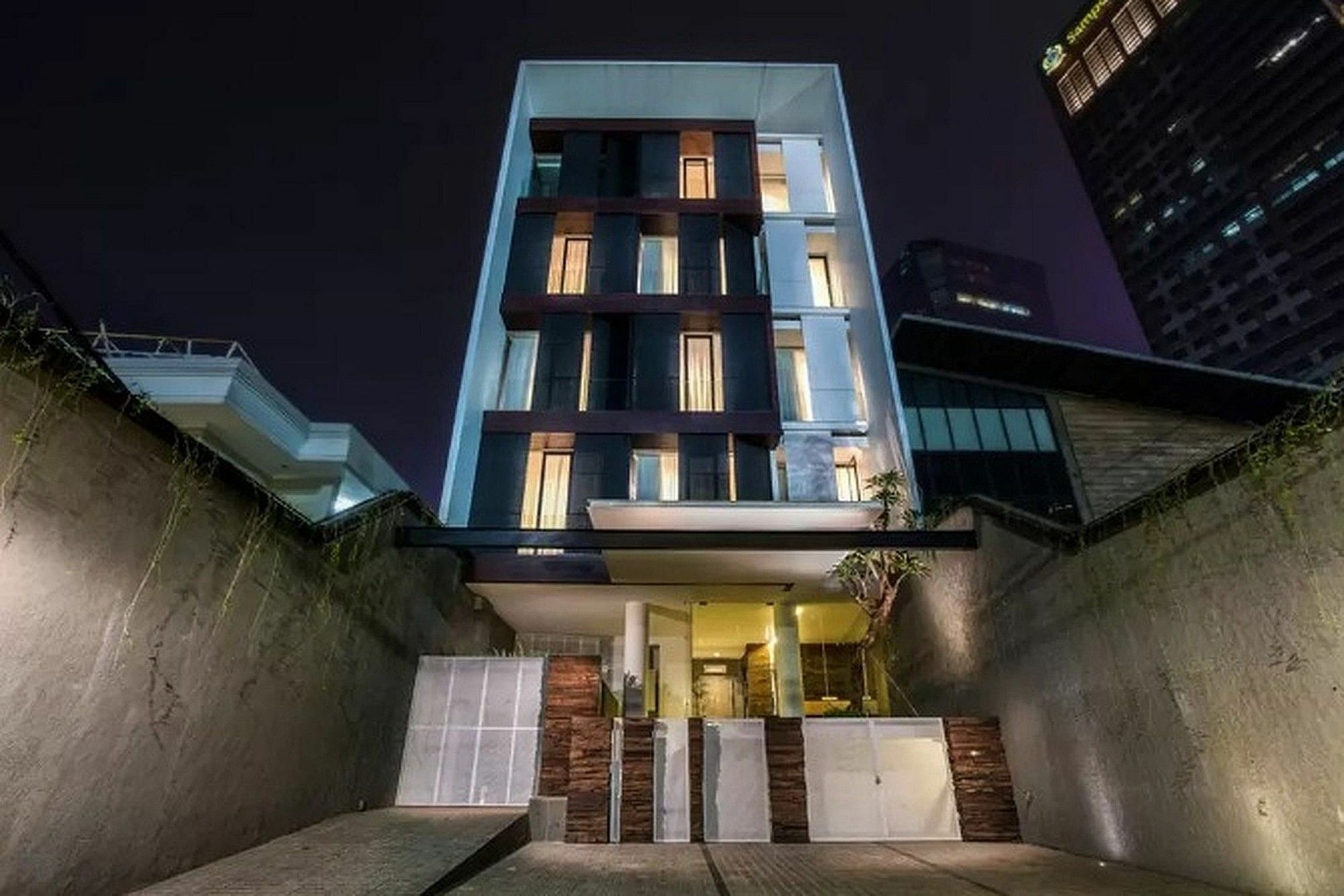 Hotel Zen Premium Sampoerna Strategic Square Jakarta Exterior foto