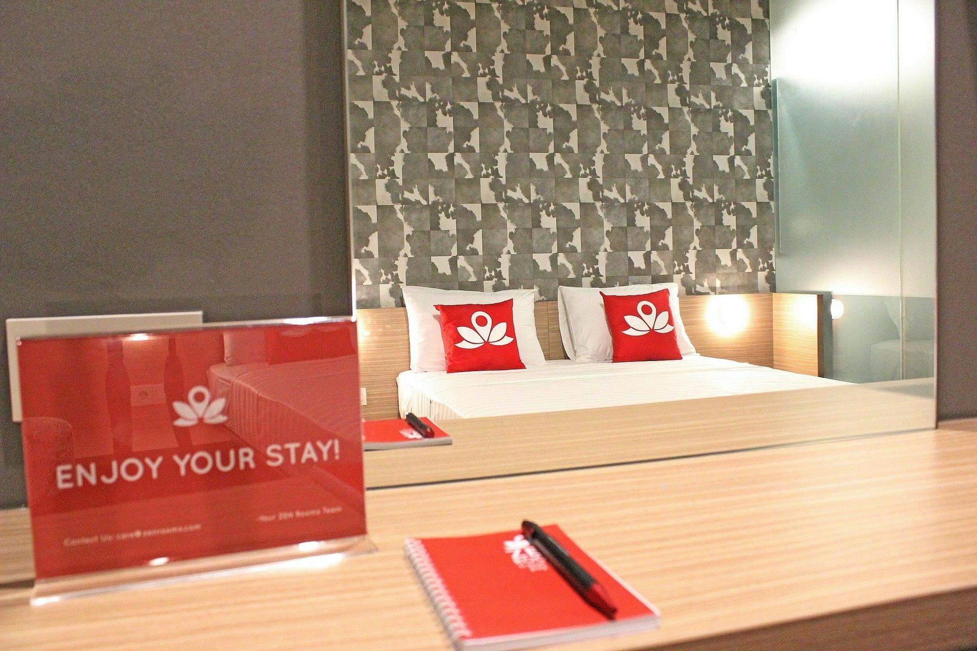 Hotel Zen Premium Sampoerna Strategic Square Jakarta Exterior foto